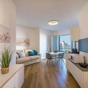 https://ferrari-apartments-levante.hotelinveneto.com